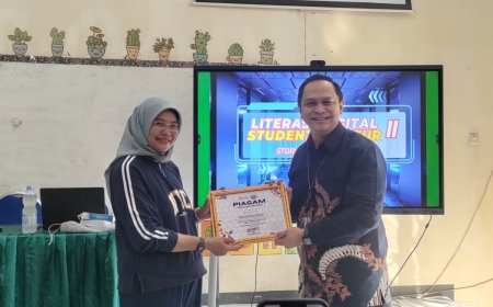 Digital Studentpreneur II Hadir di SDN Sidoklumpuk, Bekali Siswa Kelas 5 Kuasai Storytelling hingga Desain E-book