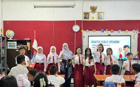 Digital StudentPreneur II Hadir di SDN Pucang 4, Bekali Siswa dengan Public Speaking, Video Storytelling, dan Editing E-Book