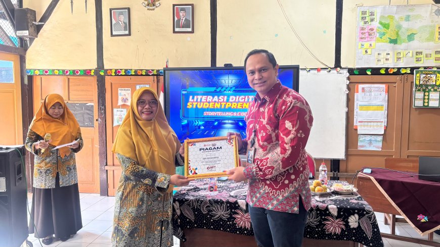 Digital StudentPreneur Bekali Siswa SDN Sidokumpul dengan Keterampilan Public Speaking, Video Storytelling, dan Editing E-Book