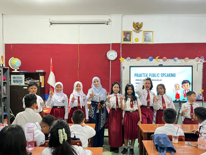 Digital StudentPreneur II Hadir di SDN Pucang 4, Bekali Siswa dengan Public Speaking, Video Storytelling, dan Editing E-Book