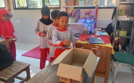 SD NEGERI CANDI SALURKAN DONASI KEMANUSIAAN UNTUK KORBAN GEMPA NTT