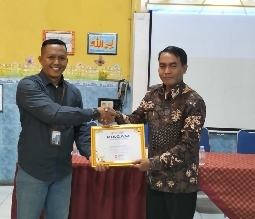 “Saat Siswa Jadi Kreator: Digital Studentpreneur Buka Ruang Kreativitas 40 Siswa SDN KEDUNGREJO”