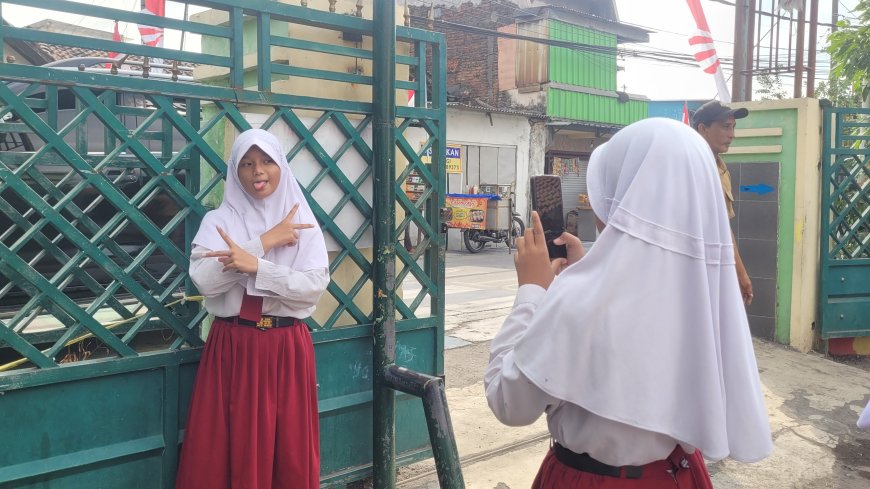 Mengenal Dunia Kreator Digital, Siswa SDN Tropodo 1 Ikuti Digital Studentpreneur II