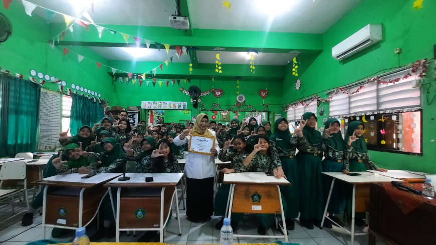 “Berani Bicara, Kreatif Berkarya: Digital StudentPreneur Cetak Kreator Muda SDN Wadungasri”