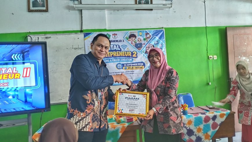 Digital Studentpreneur II SDN Tambakrejo 2 Dorong Kreativitas Siswa melalui Storytelling dan Desain E-Book