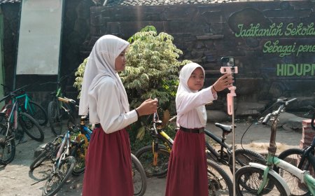 Belajar Kreatif di Era Teknologi, Digital Studentpreneur Sambangi SDN Singogalih