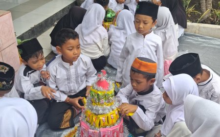 Menghidupkan Jiwa Santri: Khusyuknya Ibadah dan Serunya Kebersamaan dalam Satu Perayaan