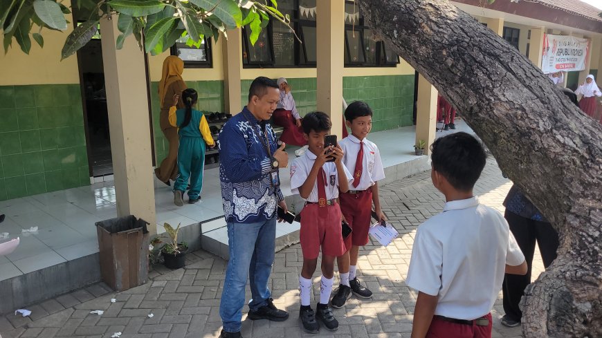Digital Studentpreneur II Hadirkan Pengalaman Belajar Kreatif bagi SDN Banjarwungu 1, SDN Banjarwungu 2, dan SDN Gempolklutuk