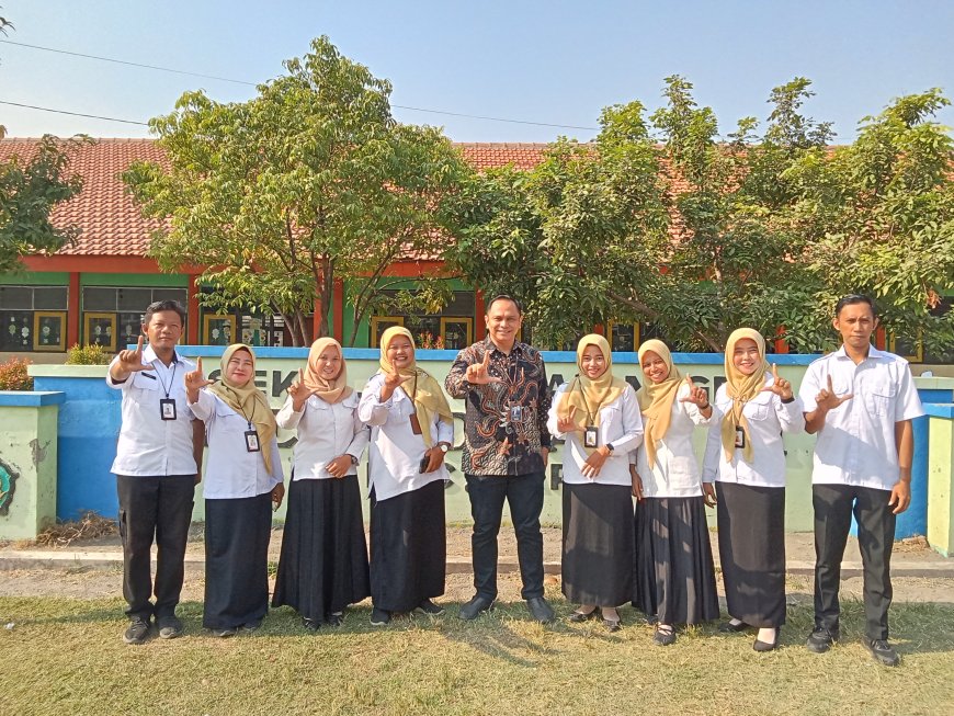 Dari Imajinasi Menjadi Karya: Digital Studentpreneur II Hadirkan Semangat Kreativitas Digital di SDN Mergosari 2