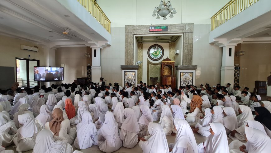 PERINGATAN HARI SANTRI NASIONAL DI SDN TAWANGSARI 3: SEMANGAT MENGUATKAN NEGERI MENUJU INDONESIA EMAS