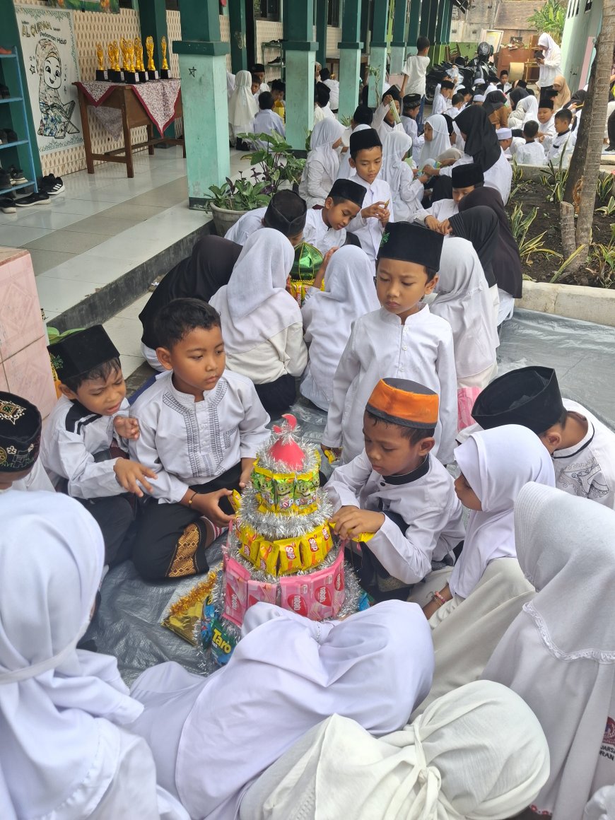 Menghidupkan Jiwa Santri: Khusyuknya Ibadah dan Serunya Kebersamaan dalam Satu Perayaan